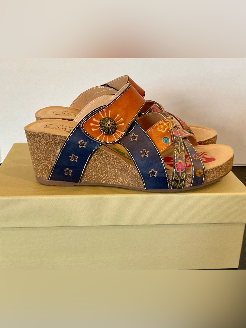 Spring Step JADORA-CAM Navy and Tan Floral Leather Wedge Sandals Size 39 New
